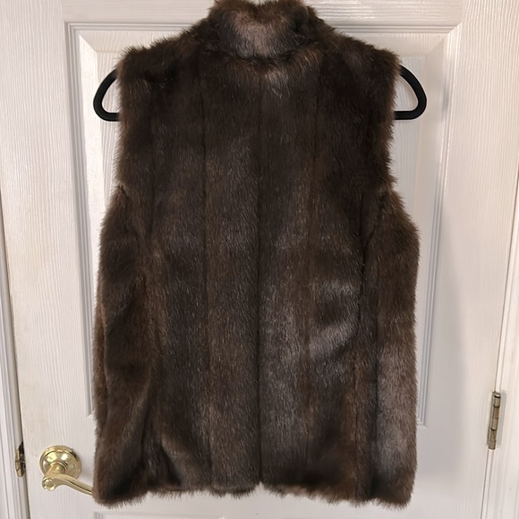 Fabulous~Furs: SZ S ~ Sable Faux Fur Hook Vest ~ worn twice - Picture 6 of 7